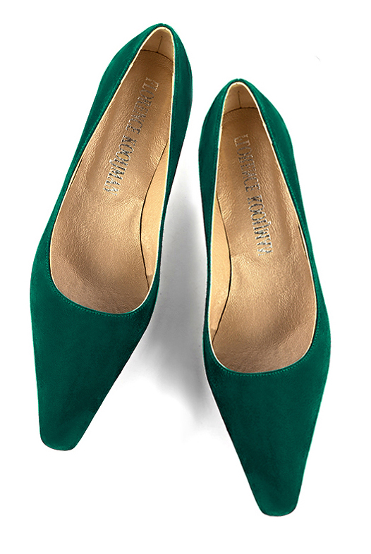 Emerald green women's dress pumps,with a square neckline. Tapered toe. Low kitten heels. Top view - Florence KOOIJMAN